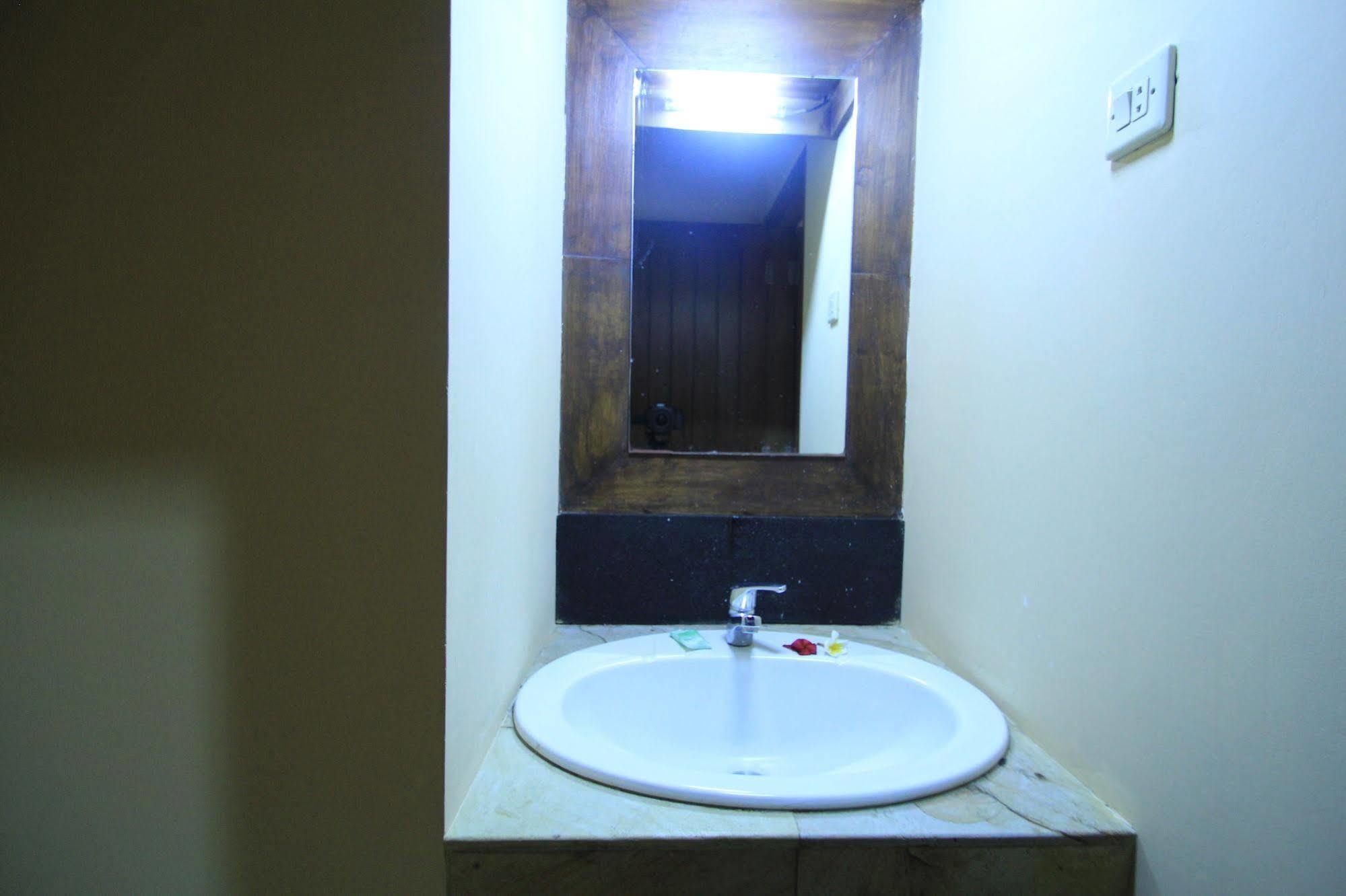 Taman Sari Cottages Кута Екстериор снимка